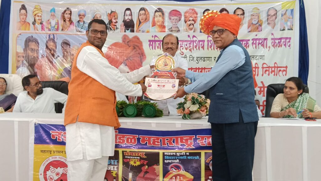 डॉ. खडसान यांनी शिक्षण क्षेत्राला केवळ व्यवसाय न समजता समाज परिवर्तनाचे प्रभावी मध्यम म्हणून स्विकारले